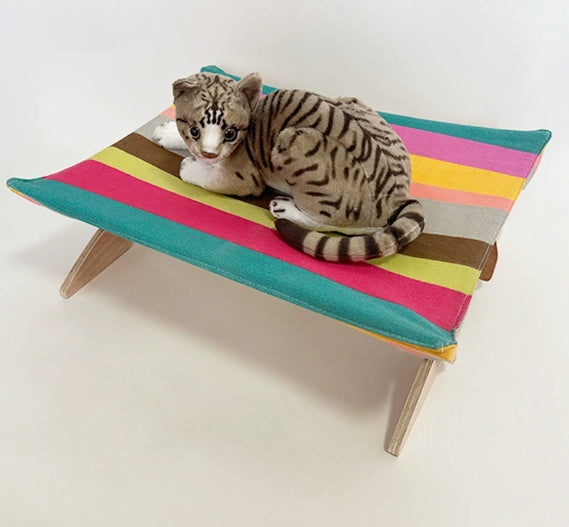 Dog Bed Cool-air DesignRaised Off The Ground To Prevent Rainbow Canvas Cat Bed