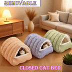 Large all-season cat house (including a warm winter bed) – with decorative panels and a fully enclosed comfortable sleeping bag.