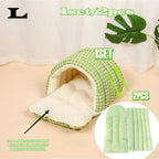 Large all-season cat house (including a warm winter bed) – with decorative panels and a fully enclosed comfortable sleeping bag.