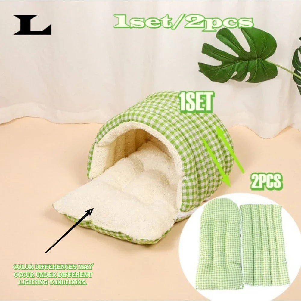 Large all-season cat house (including a warm winter bed) – with decorative panels and a fully enclosed comfortable sleeping bag.