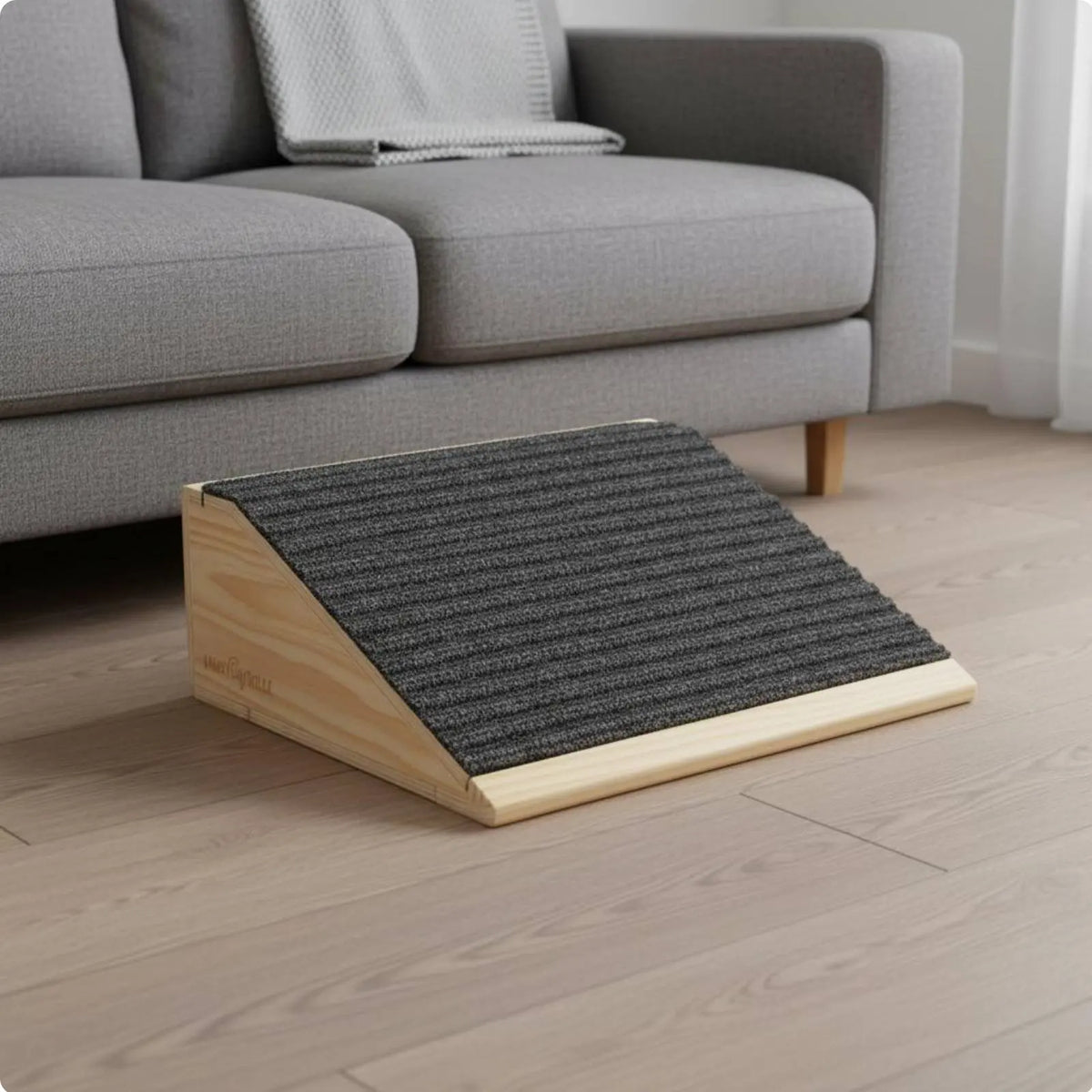 Wooden Pet Step Ramp Joint Protection Anti-Slip Dog Stair Single Step Pet Ramp Strong Wood Construction for Elderly Animals
